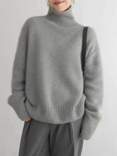 Lottie – Cashmere turtleneck of timeless elegance