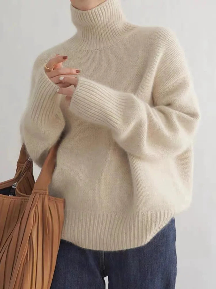 Lottie – Cashmere turtleneck of timeless elegance