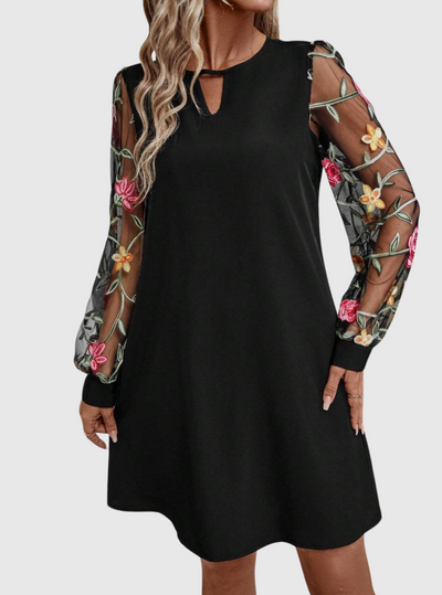 Enid – Elegant V-Neck Dress with Sleeves